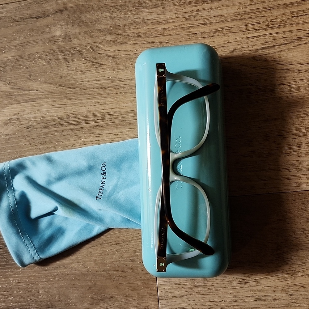 Tiffany&Co glasses w case & bag
